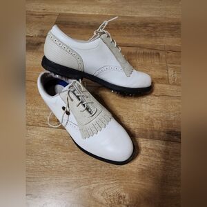 FootJoy DryJoys Tour Golf Shoes Women 7.5 Kiltie Loafers White Wingtip 99174